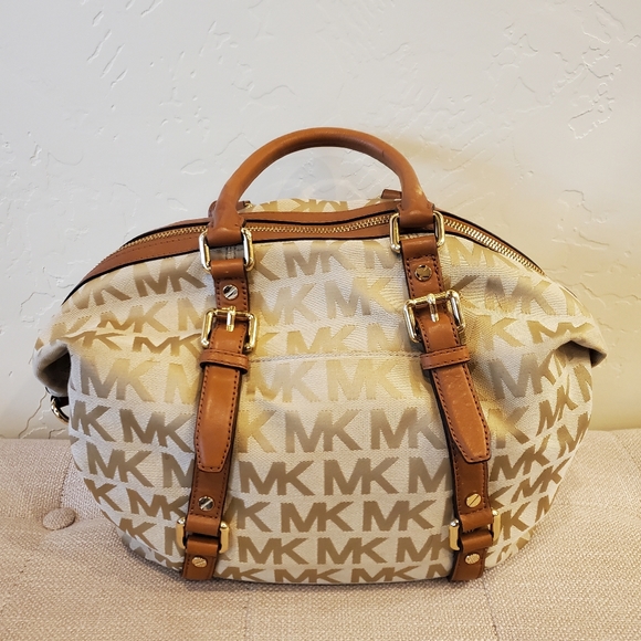 MK purse - Picture 2 of 6